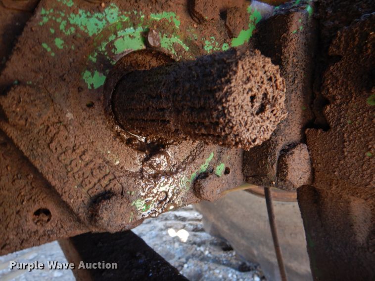 image for item KP9246 1983 John Deere 8650  4WD tractor