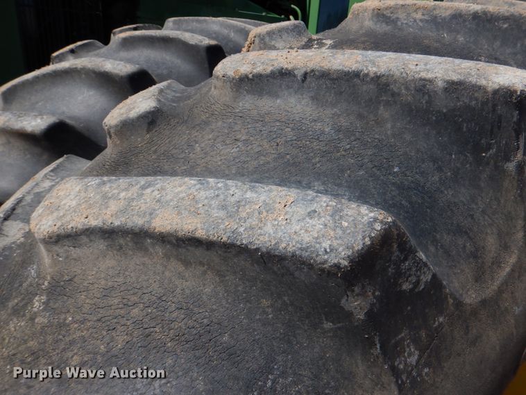 image for item KP9246 1983 John Deere 8650  4WD tractor