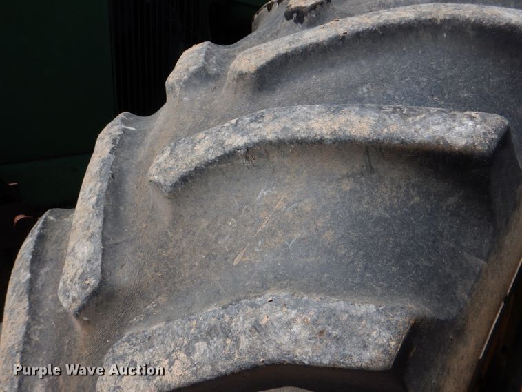 image for item KP9246 1983 John Deere 8650  4WD tractor