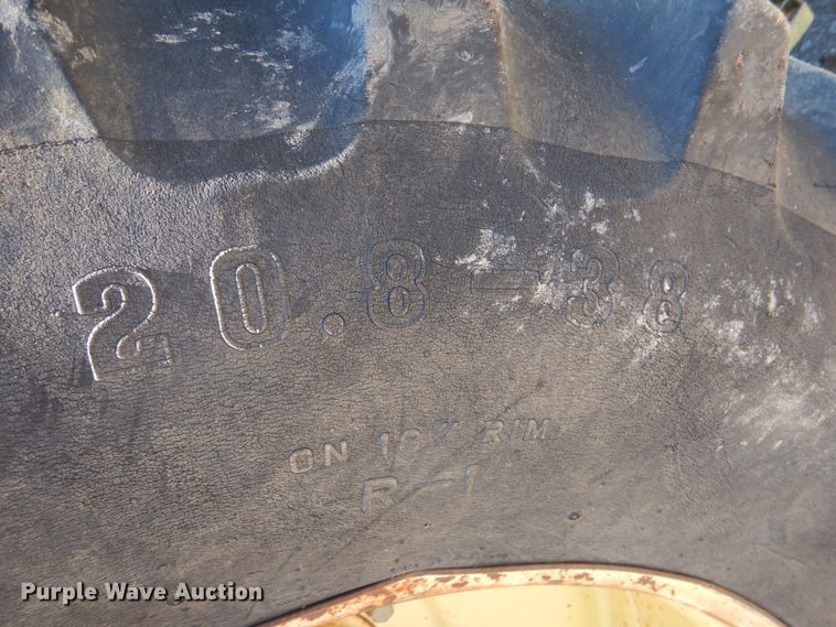 image for item KP9246 1983 John Deere 8650  4WD tractor