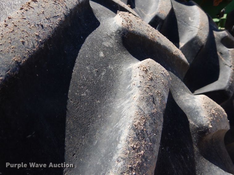 image for item KP9246 1983 John Deere 8650  4WD tractor