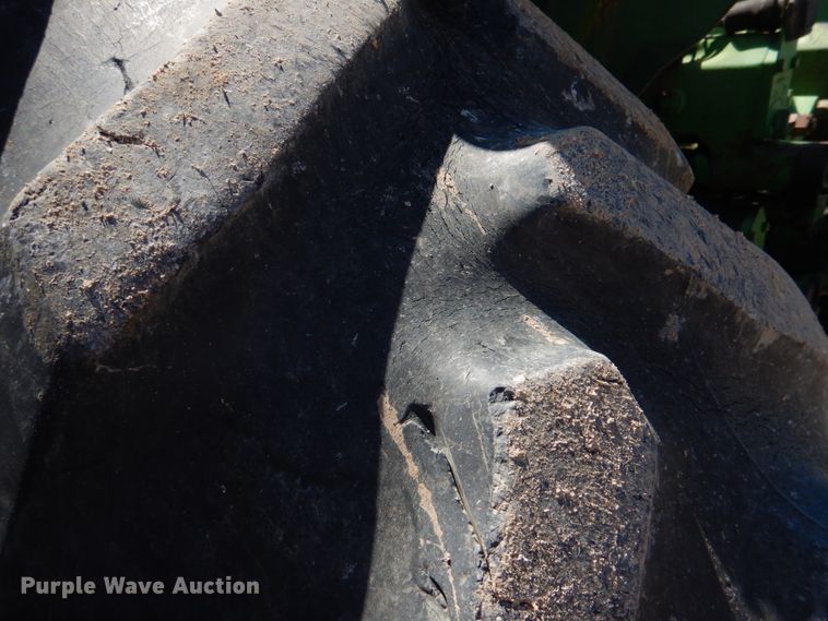 image for item KP9246 1983 John Deere 8650  4WD tractor