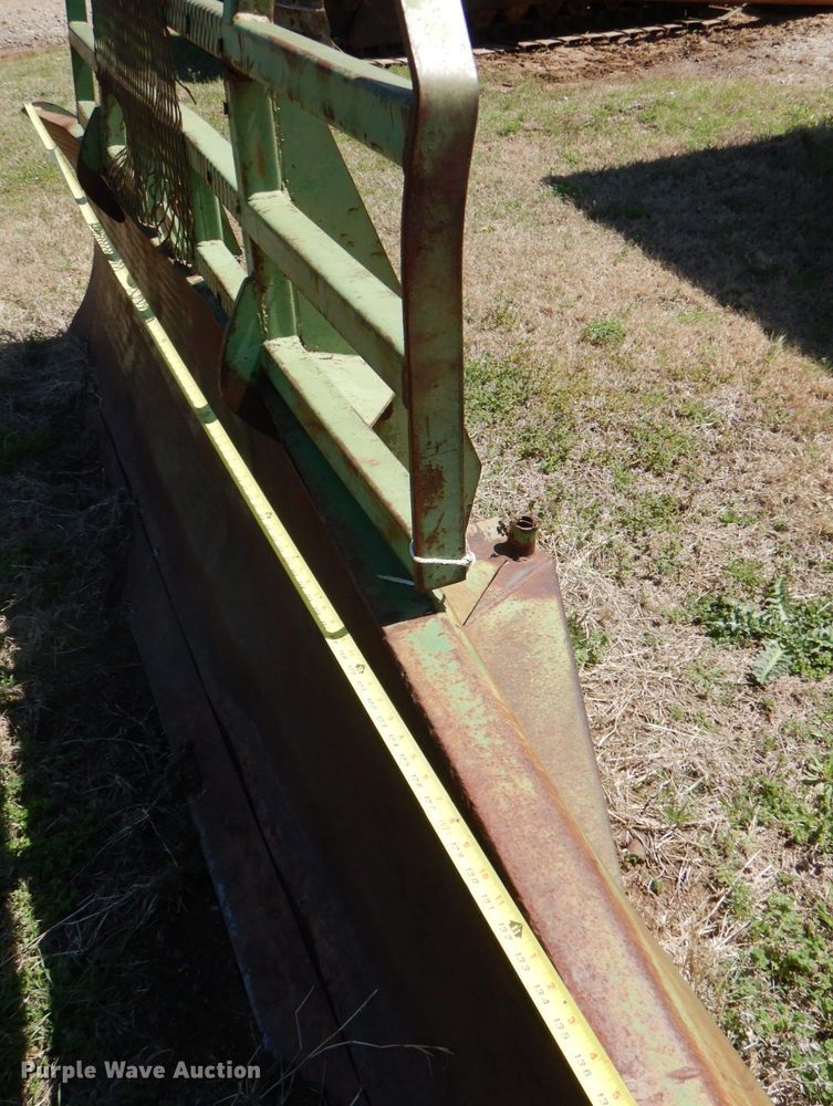 image for item KP9246 1983 John Deere 8650  4WD tractor