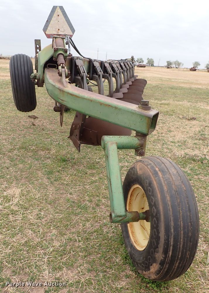 image for item KR9673 John Deere 3700  nine bottom plow