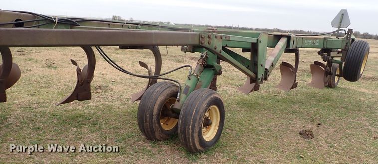 image for item KR9673 John Deere 3700  nine bottom plow