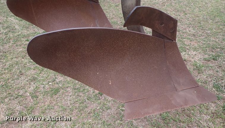 image for item KR9673 John Deere 3700  nine bottom plow