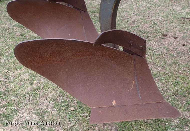image for item KR9673 John Deere 3700  nine bottom plow
