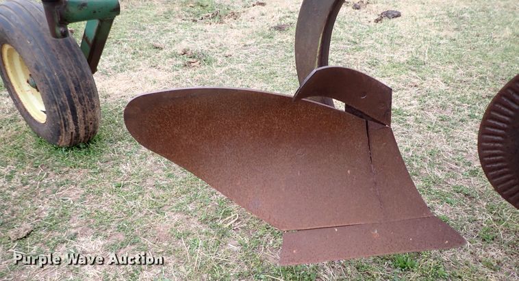 image for item KR9673 John Deere 3700  nine bottom plow