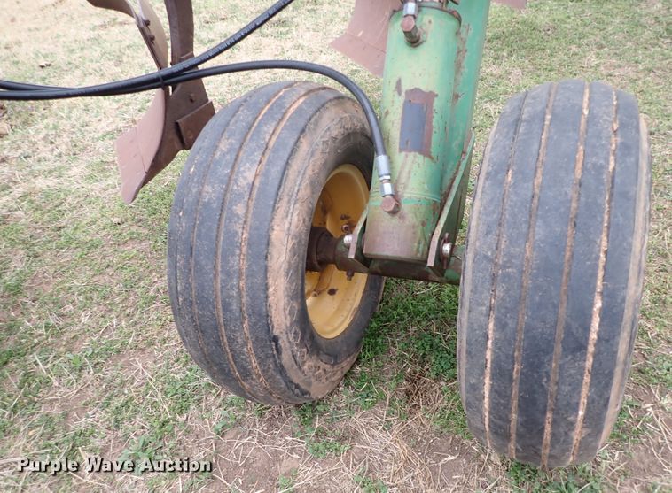 image for item KR9673 John Deere 3700  nine bottom plow