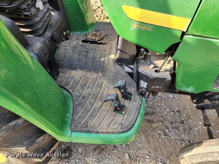 image for item KT9736 2002 John Deere 4310  tractor