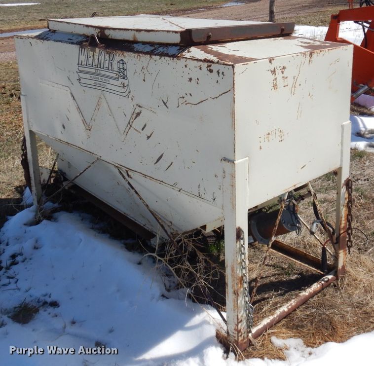 image for item KU9689 Welker  cake feeder