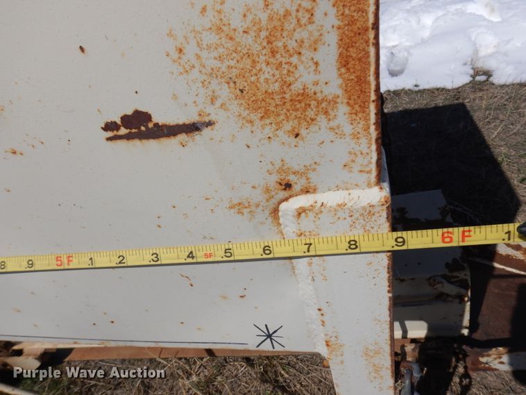 image for item KU9689 Welker  cake feeder