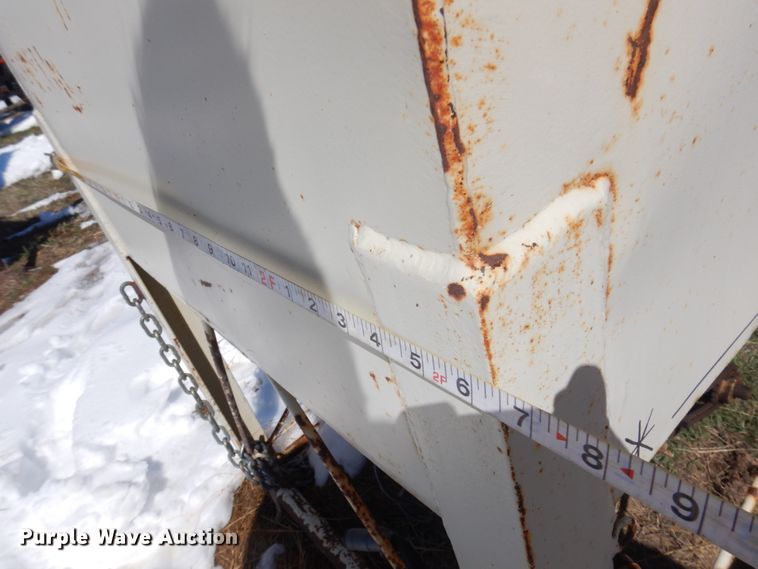 image for item KU9689 Welker  cake feeder