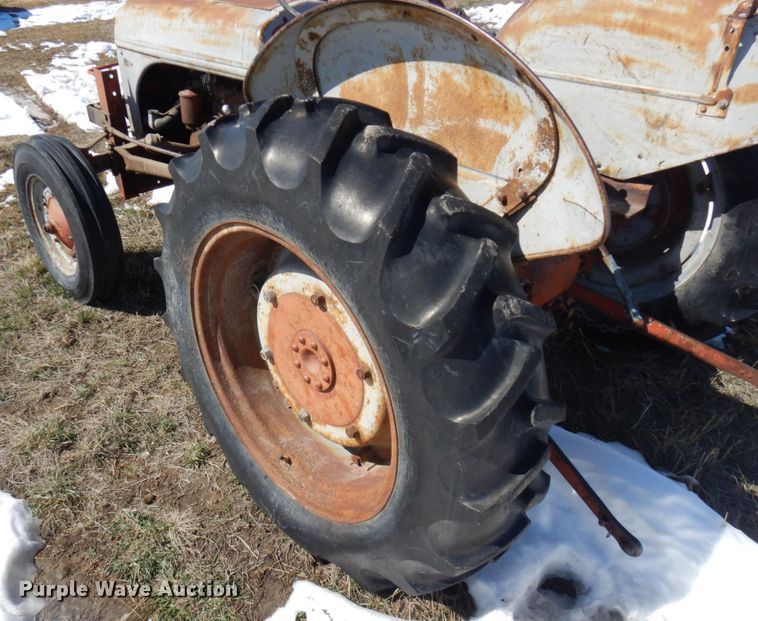 image for item KU9691 Ford  tractor