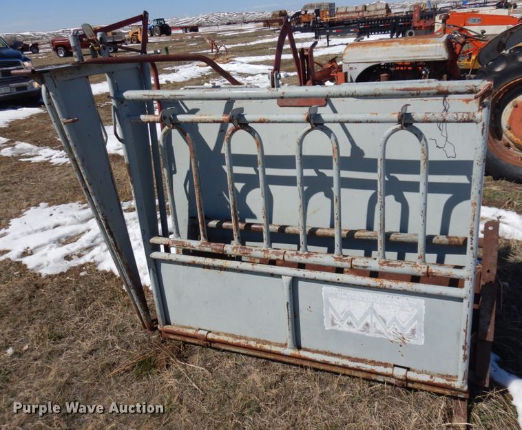 image for item KU9705 WW Livestock Systems  calf table