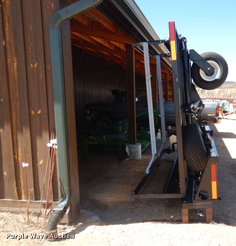 image for item KU9718 2017 Hoelscher 1000  bale accumulator