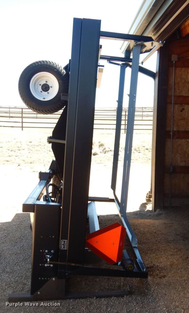 image for item KU9718 2017 Hoelscher 1000  bale accumulator