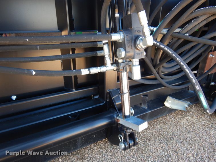 image for item KU9718 2017 Hoelscher 1000  bale accumulator