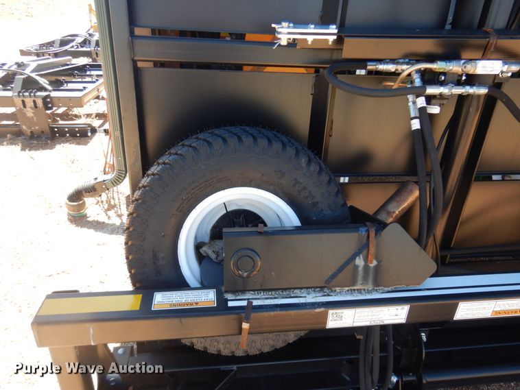 image for item KU9718 2017 Hoelscher 1000  bale accumulator