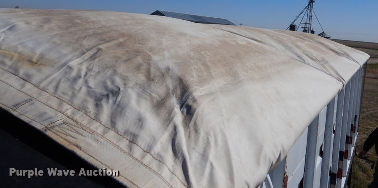 image for item LJ9913 1977 International Transtar 4300  grain truck