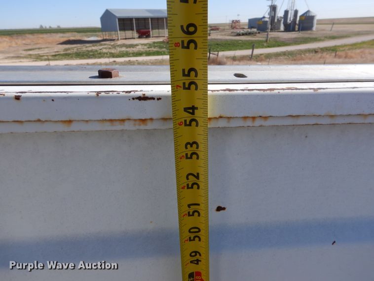 image for item LJ9913 1977 International Transtar 4300  grain truck