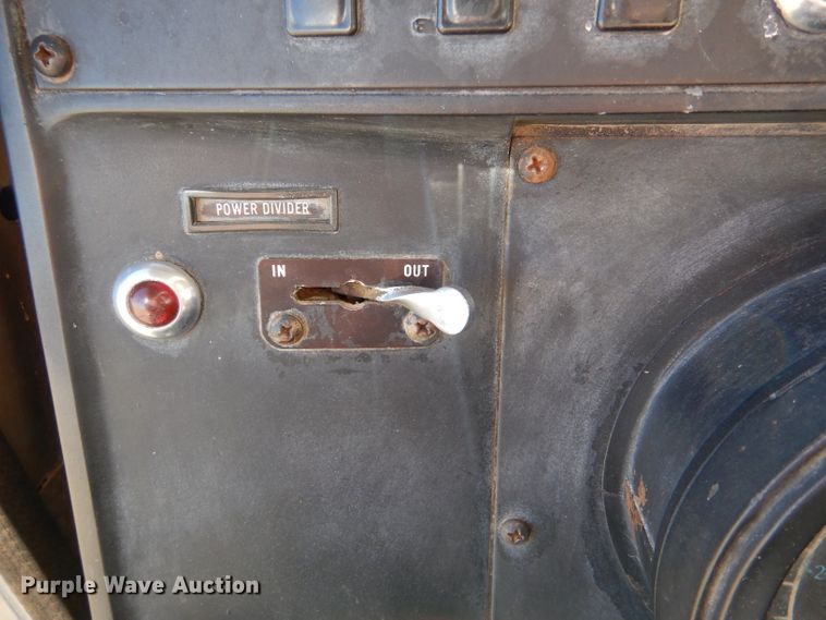 image for item LJ9913 1977 International Transtar 4300  grain truck