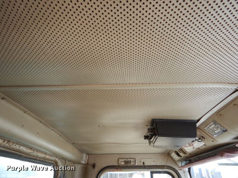 image for item LJ9913 1977 International Transtar 4300  grain truck