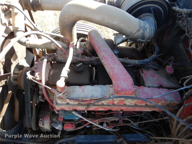 image for item LJ9913 1977 International Transtar 4300  grain truck