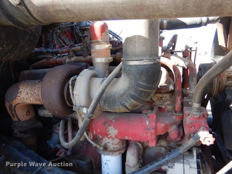 image for item LJ9913 1977 International Transtar 4300  grain truck