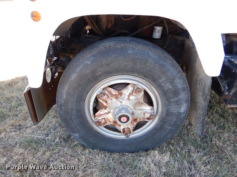 image for item LJ9913 1977 International Transtar 4300  grain truck