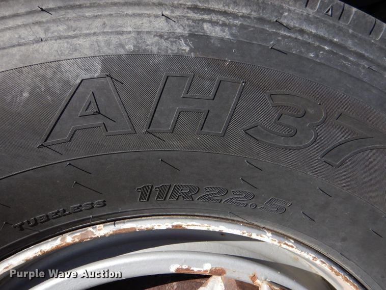 image for item LJ9913 1977 International Transtar 4300  grain truck