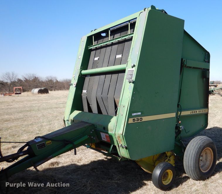 image for item LJ9914 John Deere 530  round baler