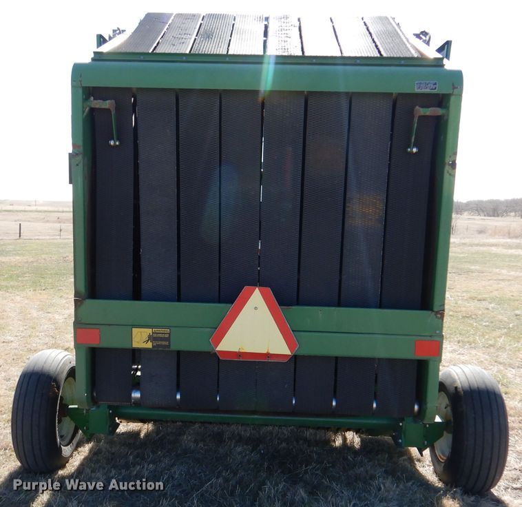 image for item LJ9914 John Deere 530  round baler