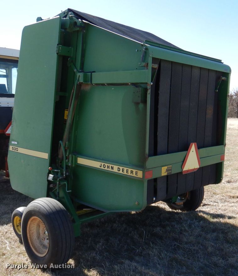 image for item LJ9914 John Deere 530  round baler