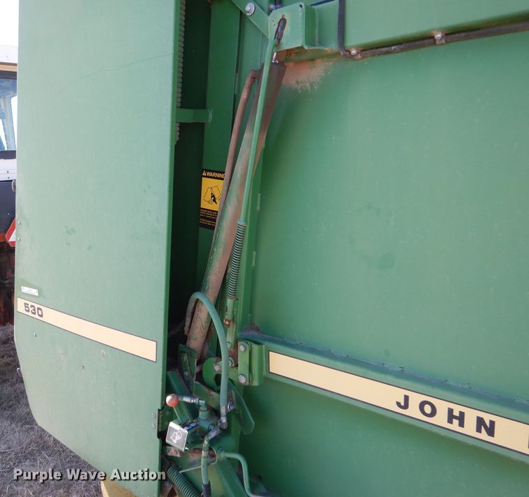 image for item LJ9914 John Deere 530  round baler