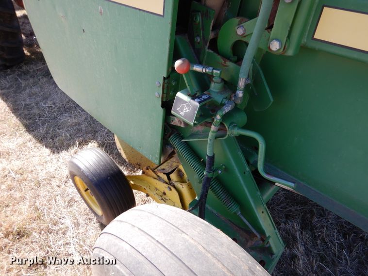 image for item LJ9914 John Deere 530  round baler