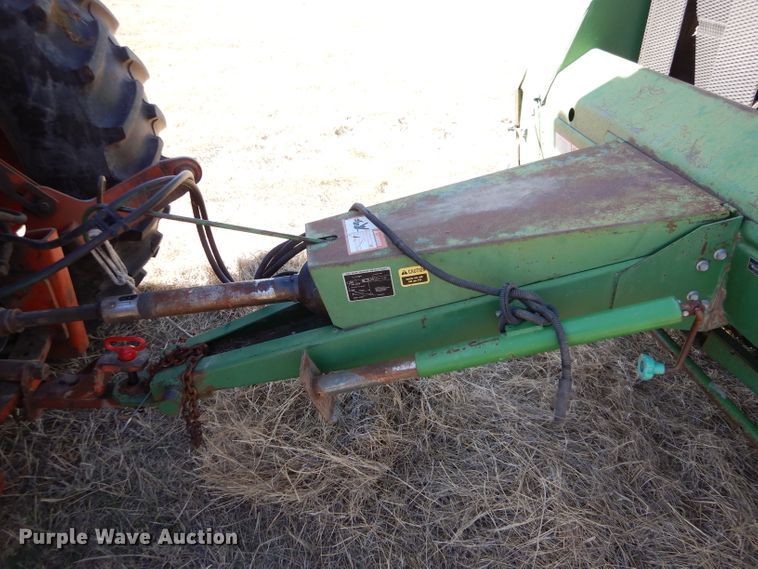 image for item LJ9914 John Deere 530  round baler
