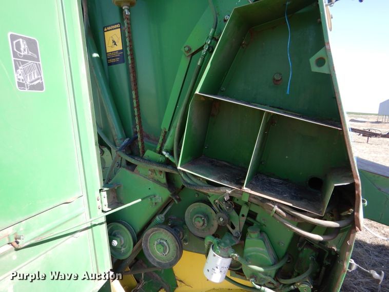 image for item LJ9914 John Deere 530  round baler