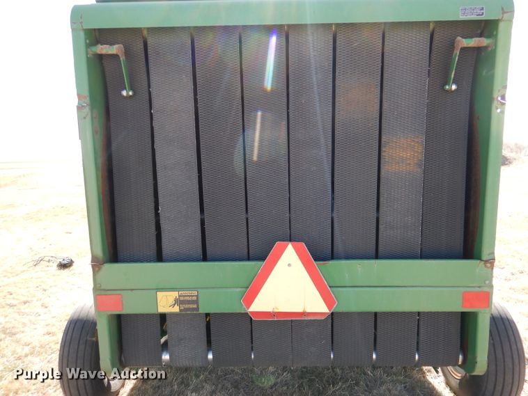 image for item LJ9914 John Deere 530  round baler