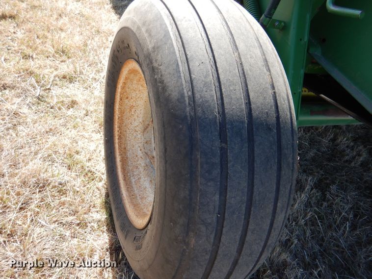 image for item LJ9914 John Deere 530  round baler