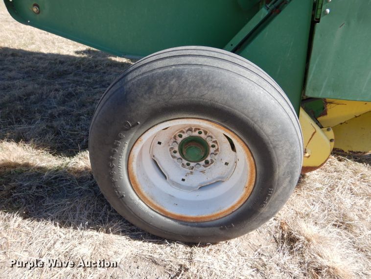image for item LJ9914 John Deere 530  round baler