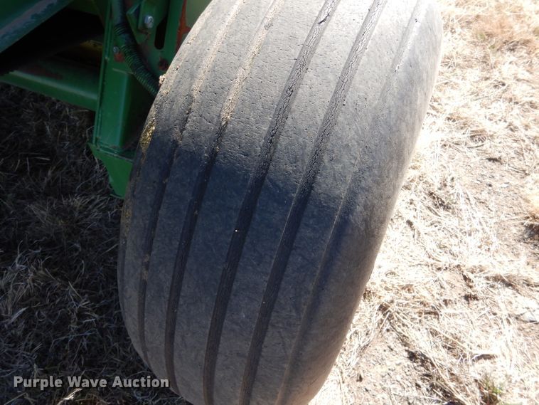 image for item LJ9914 John Deere 530  round baler