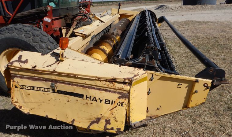 image for item LJ9915 New Holland 2328  windrower sickle head