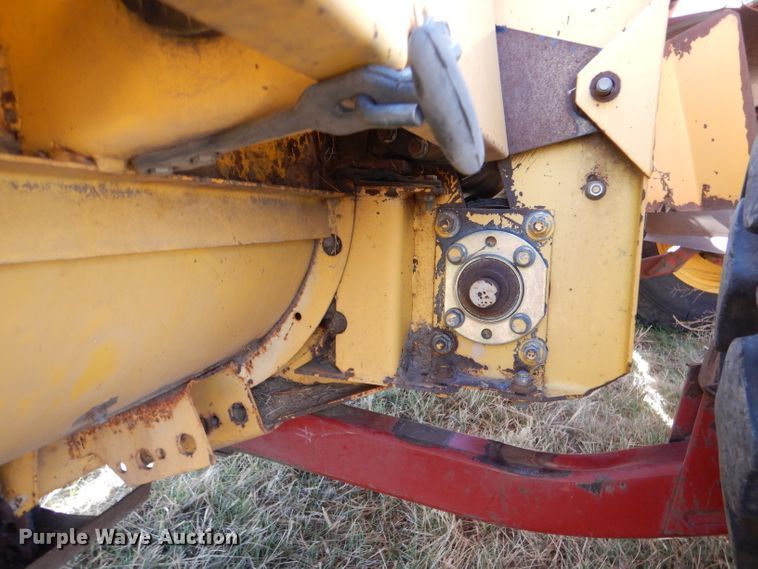 image for item LJ9915 New Holland 2328  windrower sickle head