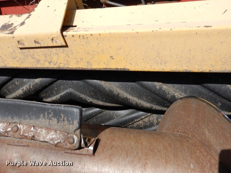 image for item LJ9915 New Holland 2328  windrower sickle head