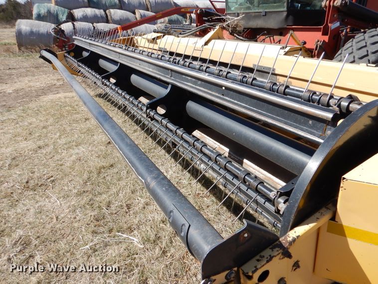 image for item LJ9915 New Holland 2328  windrower sickle head