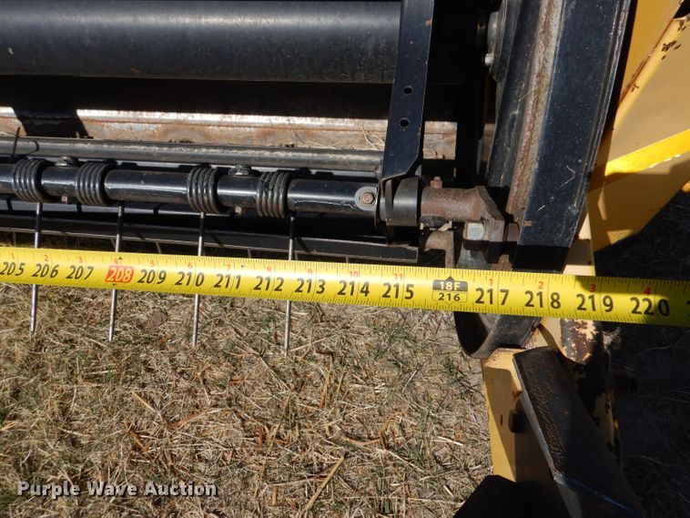 image for item LJ9915 New Holland 2328  windrower sickle head