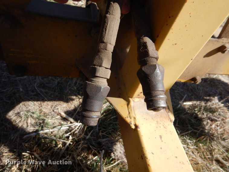 image for item LJ9916 Vermeer WR-22  hay rake