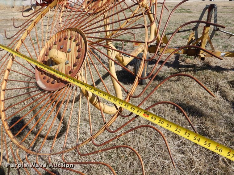 image for item LJ9916 Vermeer WR-22  hay rake