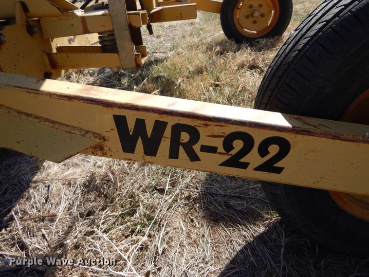 image for item LJ9916 Vermeer WR-22  hay rake